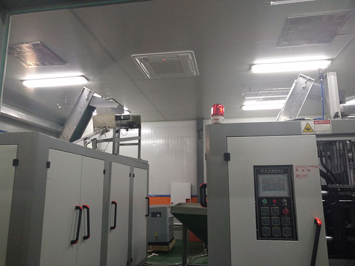 吉拓機(jī)械走向世界無菌凈化生產(chǎn)線吹瓶機(jī)