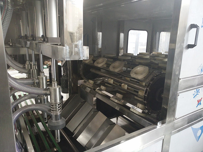 600桶五加侖灌裝機(jī)閥體系統(tǒng)